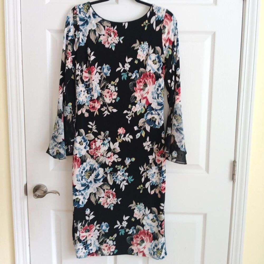 White House Black Market floral bodycon sheath dress Size M